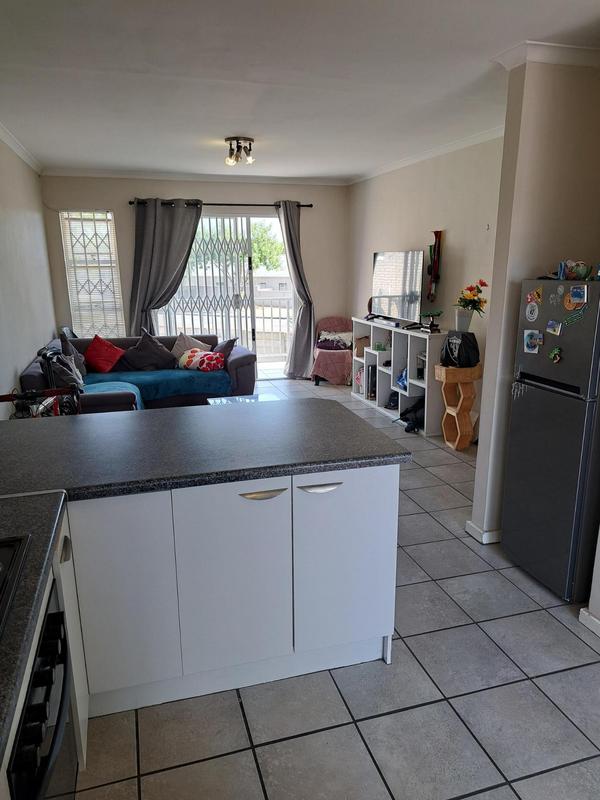 2 Bedroom Property for Sale in Oakglen Western Cape